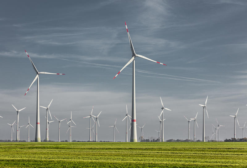 Wind Park in Feldheim, GermanyAufbau Enercon WEA E126 im Windkraftpark Feldheim Wind Park in Feldheim, GermanyAufbau Enercon WEA E126 im Windkraftpark Feldheim