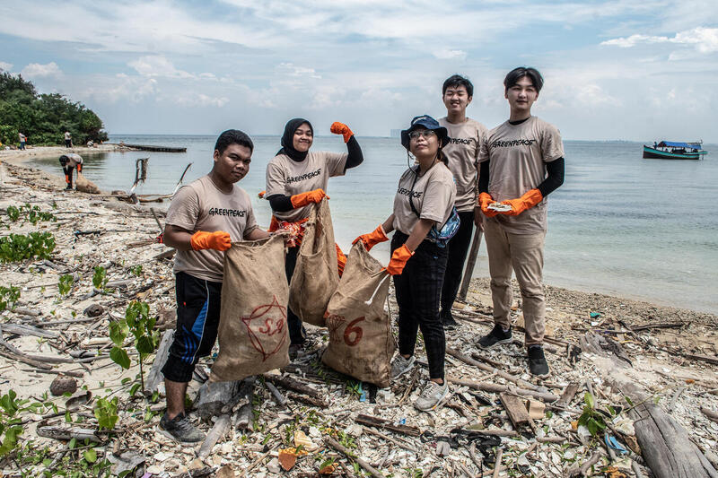 Greenpeace Ajak Berpikir Ulang Makna Pembangunan dan Kesejahteraan Melalui Instalasi Seni