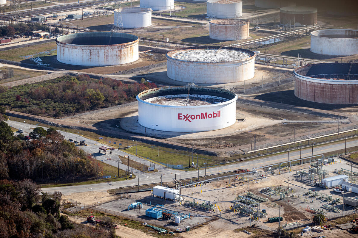 ExxonMobil Oil Facilities in Texas. © Aaron M. Sprecher / Greenpeace